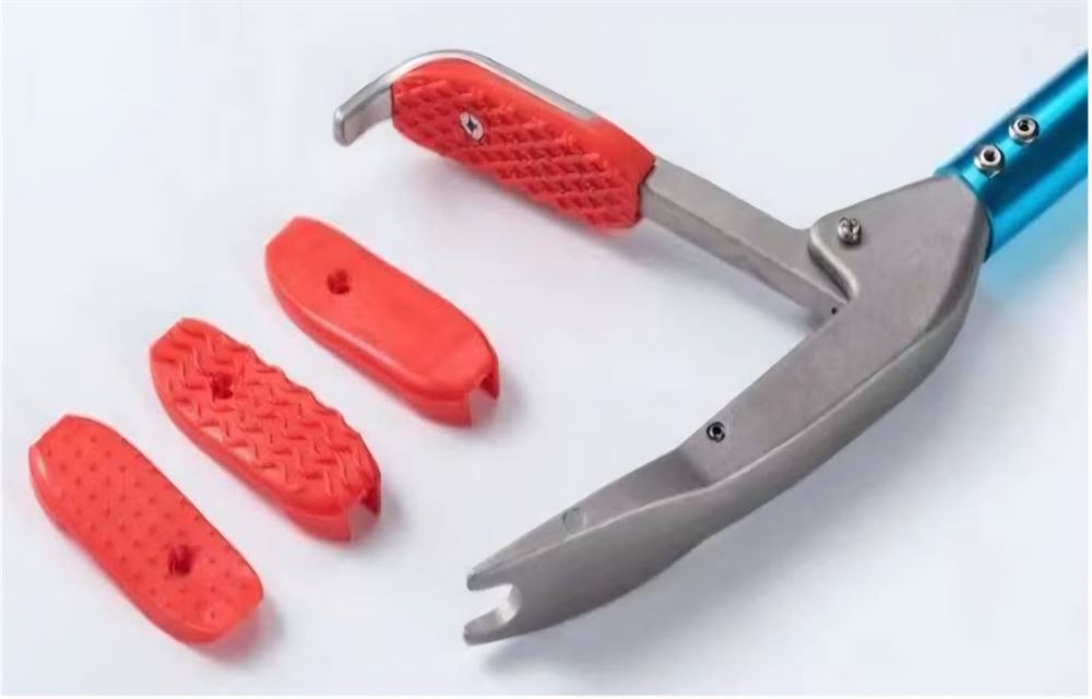 מוטמלקחיים סופר מקצועי ללכידת נחשים – דגם Heavy Duty עם כריות גומי מתחלפות